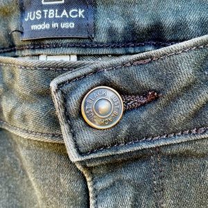 JUST BLACK SKINNY JEANS IN DARK FOREST GREEN W SPLIT KNEES  SZ 28